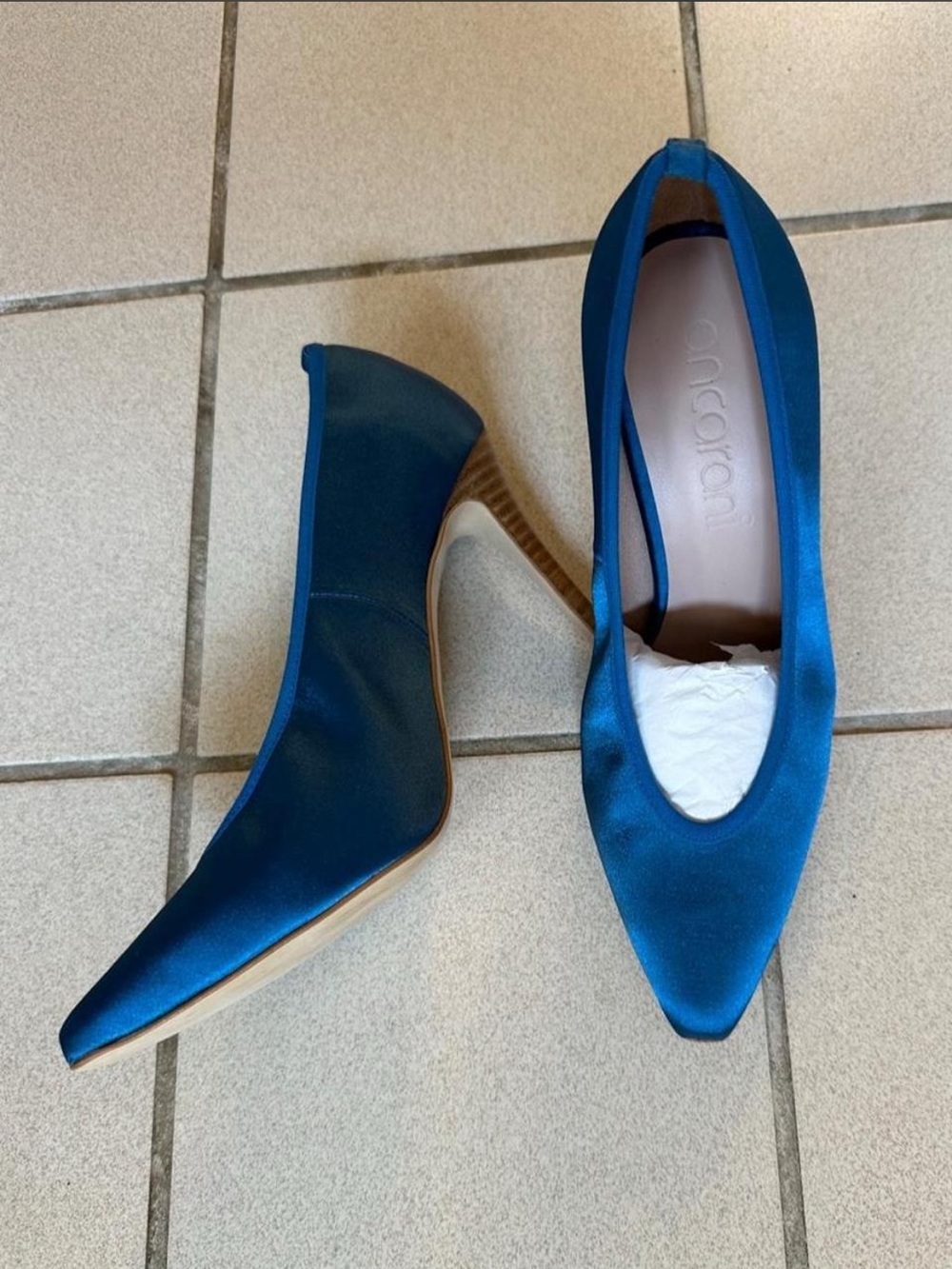 Vintage turquoise satin heels